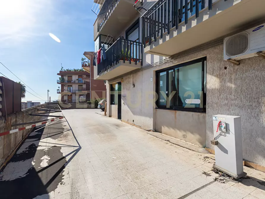 Immagine 5 di Pentalocale in vendita  in Via Pietra dell'Ova 396396 a Tremestieri Etneo