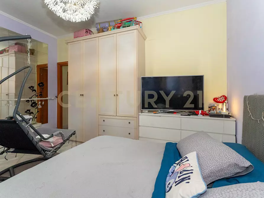 Immagine 11 di Pentalocale in vendita  in Via Antonio de Curtis 27 a Misterbianco