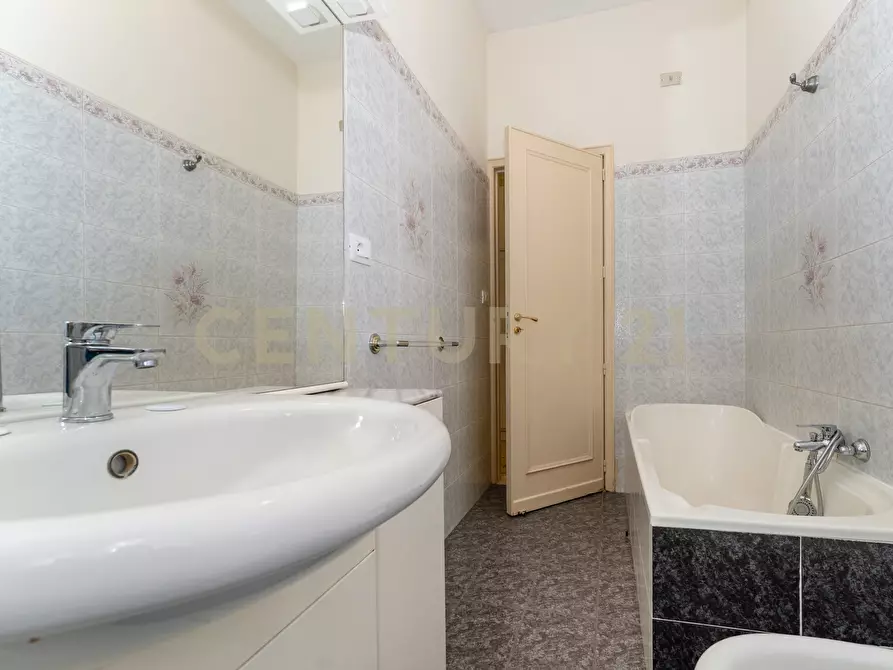 Immagine 36 di Appartamento in affitto  in Via Napoli 79 a Catania