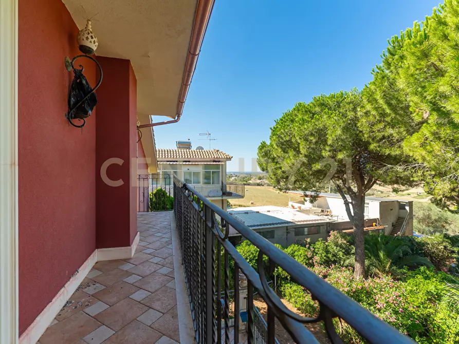 Immagine 107 di Villa in vendita  in Via Ottavia Penna 50 a Caltagirone