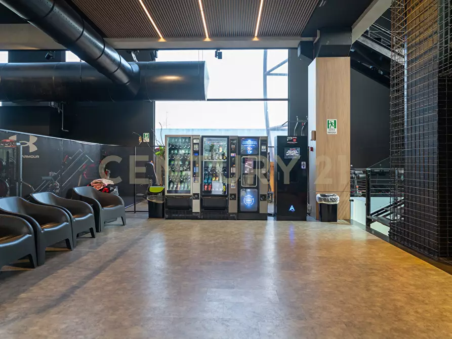 Immagine 10 di Attività commerciale in vendita  in Viale del Commercio a Misterbianco