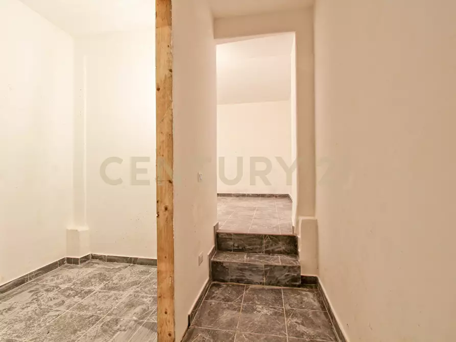 Immagine 10 di Locale commerciale in vendita  in Via Ruggero Fauro 21 a Roma