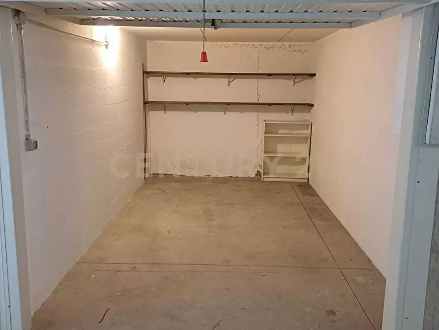 Immagine 3 di Garage in affitto  in Via Albere 17 a Verona