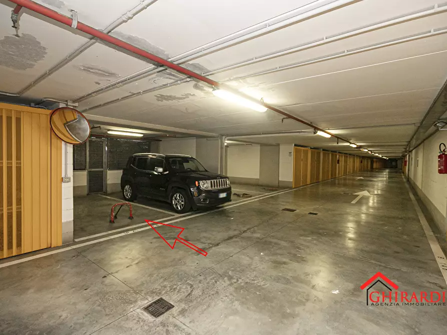 Immagine 2 di Garage in vendita  a Genova