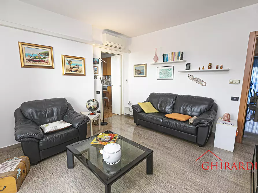 Immagine 4 di Bilocale in vendita  in VIA CESARE PAVESE 4B a Genova