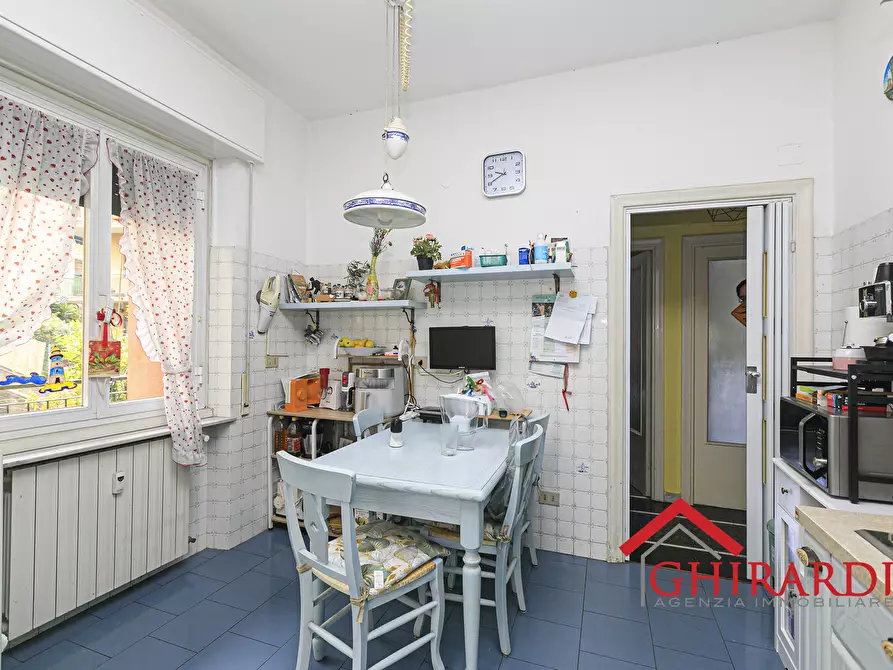 Immagine 9 di Quadrilocale in vendita  in Piazza Giovanni Tarello 9 a Genova
