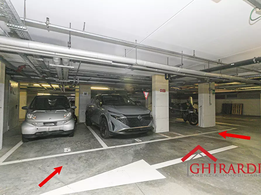 Immagine 15 di Garage in vendita  in Via Bombrini a Genova