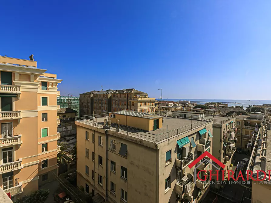 Immagine 52 di Quadrilocale in vendita  in Piazza Cristoforo Bonavino 11 a Genova
