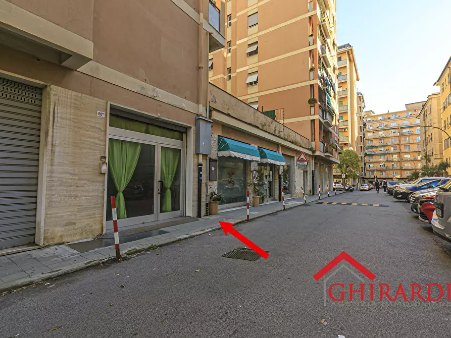 Immagine 34 di Locale commerciale in vendita  in BORZOLI 88M a Genova