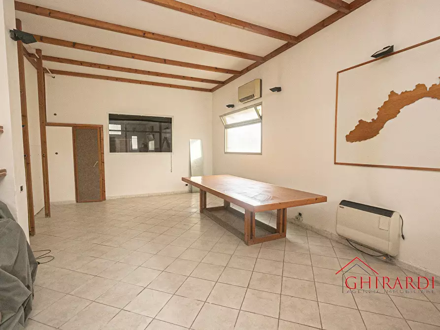 Immagine 7 di Magazzino in vendita  in VIA ANDREA DEL SARTO 46R a Genova