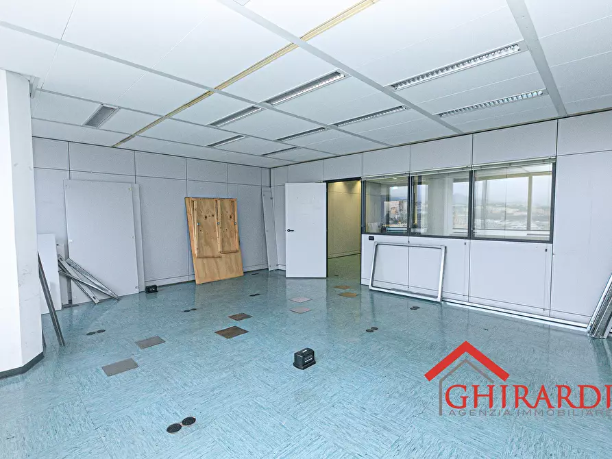 Immagine 8 di Ufficio in affitto  in VIA DE MARINI 1 a Genova