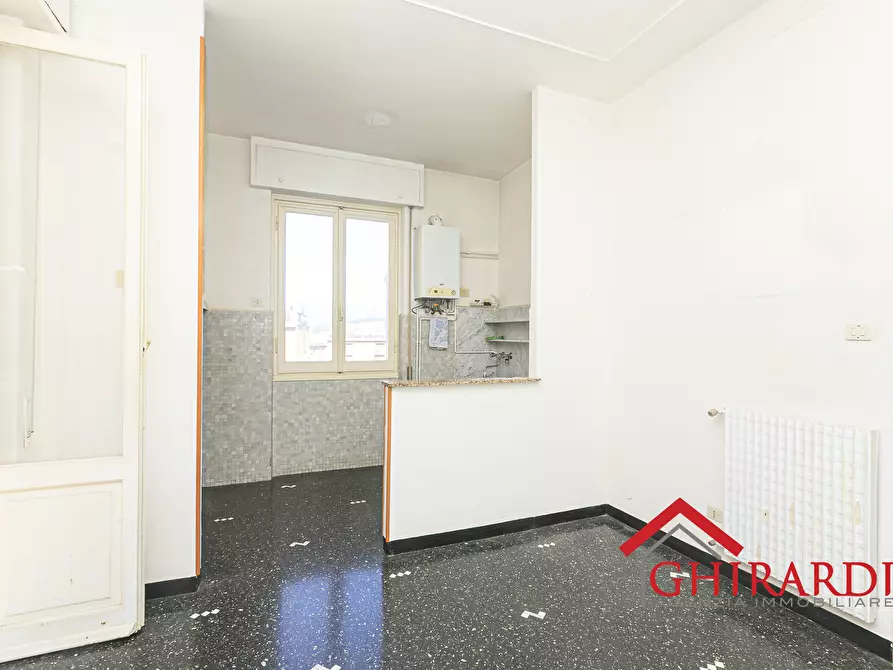 Immagine 10 di Bilocale in vendita  in Via Antonio Sant'Elia 21 a Genova