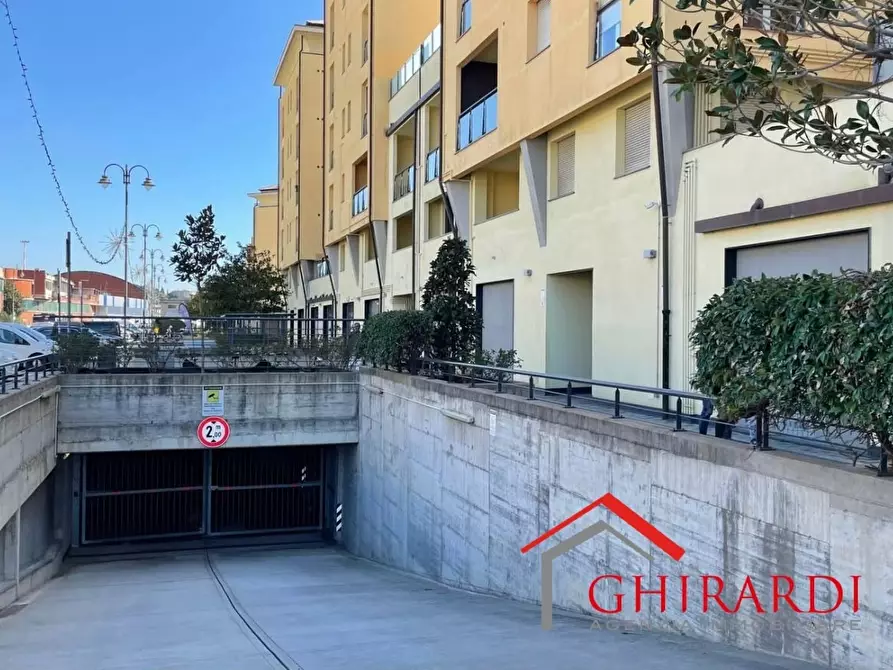 Immagine 1 di Garage in vendita  in VIA LUIGI CIBRARIO a Genova