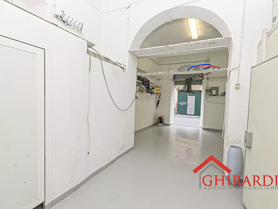 Immagine 7 di Magazzino in vendita  in VIA GAETANO DONIZETTI 73R a Genova