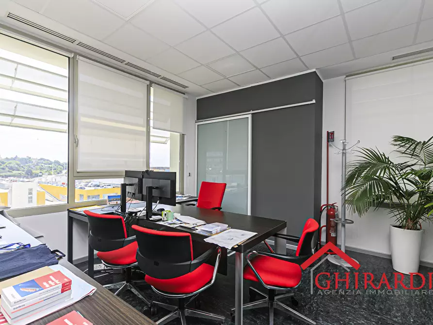 Immagine 10 di Ufficio in vendita  in Via delle Nuove Tecnologie Enrico Albareto 21 a Genova
