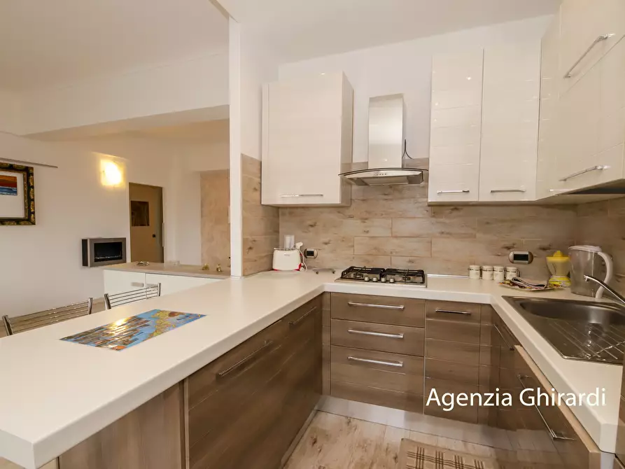 Immagine 14 di Quadrilocale in affitto  in Via Briscata 28 a Genova