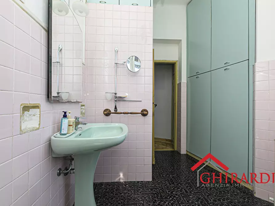 Immagine 31 di Quadrilocale in vendita  in Piazza Cristoforo Bonavino 11 a Genova