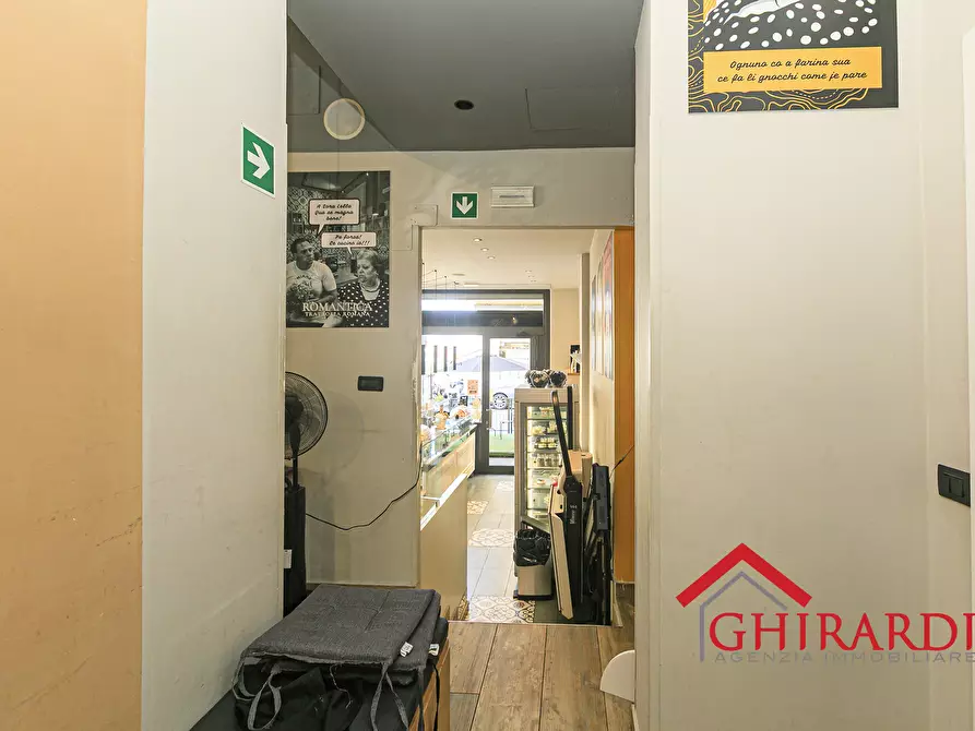 Immagine 19 di Attività commerciale in vendita  in Via Trento 52 a Genova