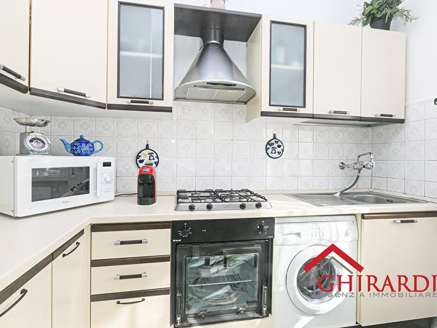 Immagine 13 di Bilocale in vendita  in Piazza Silvio Arrivabene 7a a Genova