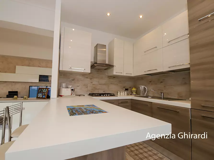 Immagine 12 di Quadrilocale in affitto  in Via Briscata 28 a Genova