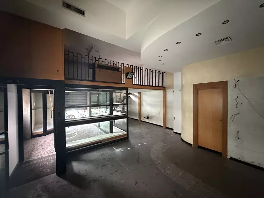 Immagine 6 di Locale commerciale in vendita  in via vittorio veneto a Nettuno