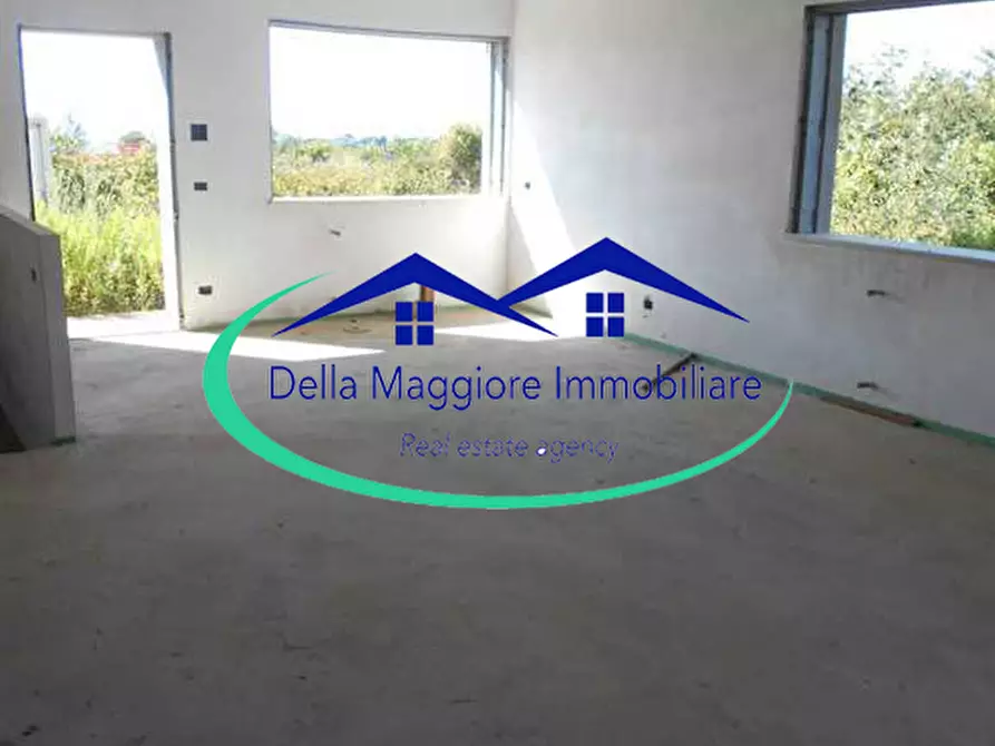 Immagine 3 di Villetta a schiera in vendita  a Livorno