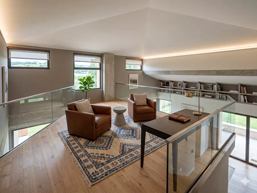 Immagine 13 di Villa in vendita  a Livorno