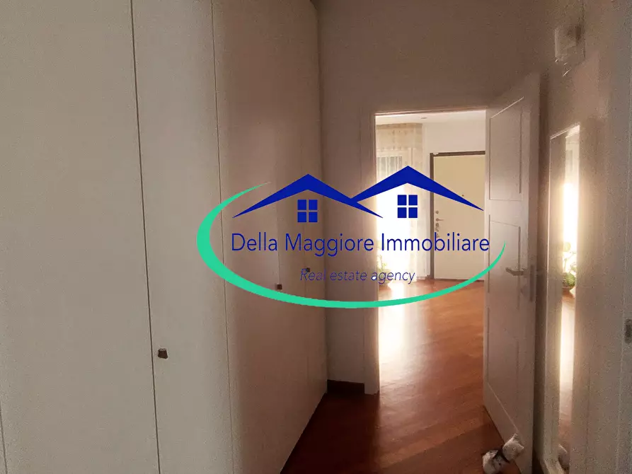 Immagine 13 di Appartamento in vendita  in Via Montebello a Livorno