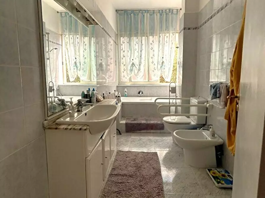 Immagine 14 di Pentalocale in vendita  a Livorno