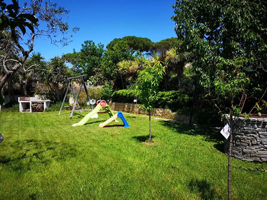 Immagine 26 di Villa in vendita  a Livorno