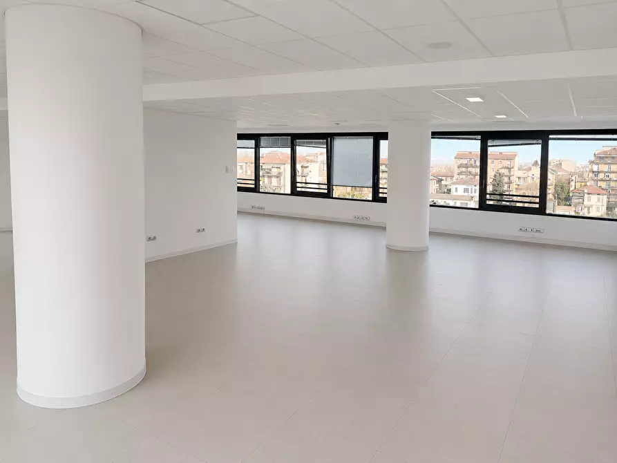 Immagine 8 di Ufficio in affitto  a Parma