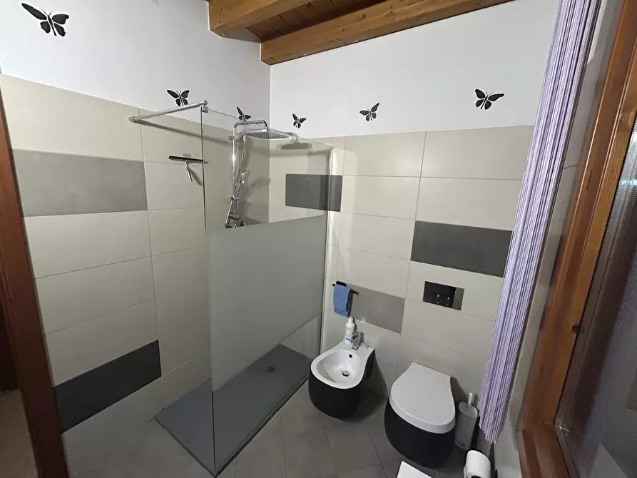 Immagine 12 di Trilocale in vendita  a Langhirano