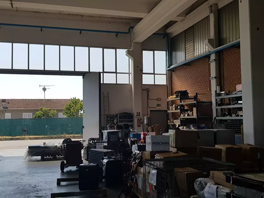 Immagine 5 di Attività artigianale in vendita  a Parma