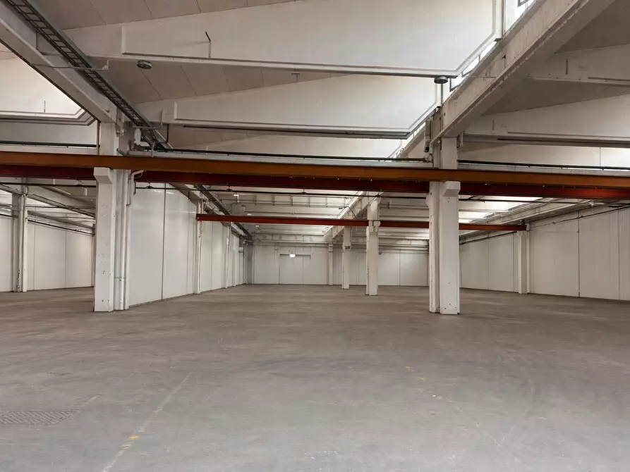 Immagine 6 di Attività artigianale in vendita  a Parma