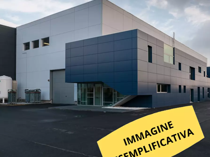 Immagine 8 di Attività artigianale in affitto  a Parma