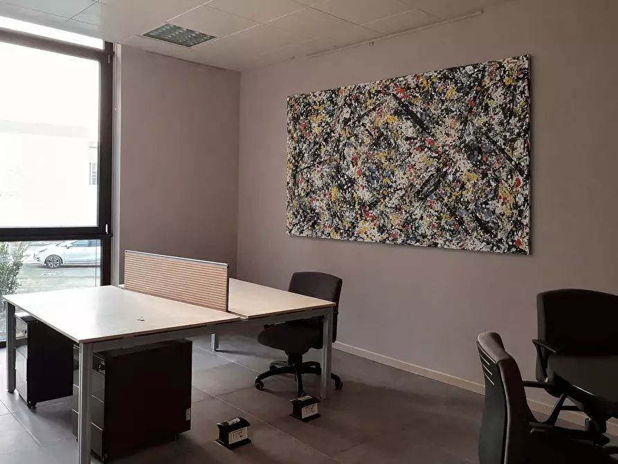 Immagine 8 di Ufficio in vendita  a Parma