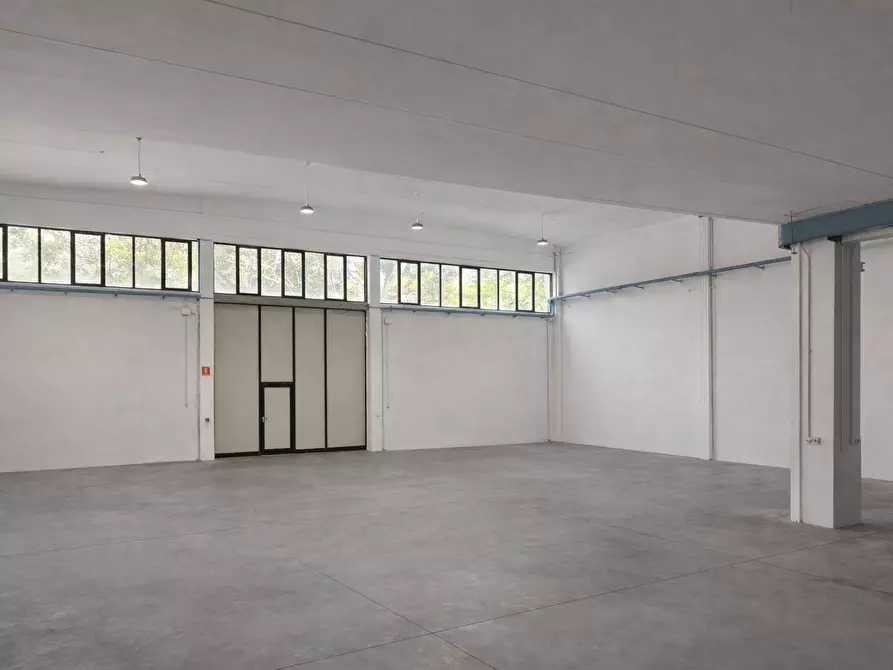 Immagine 3 di Attività artigianale in vendita  a Calestano