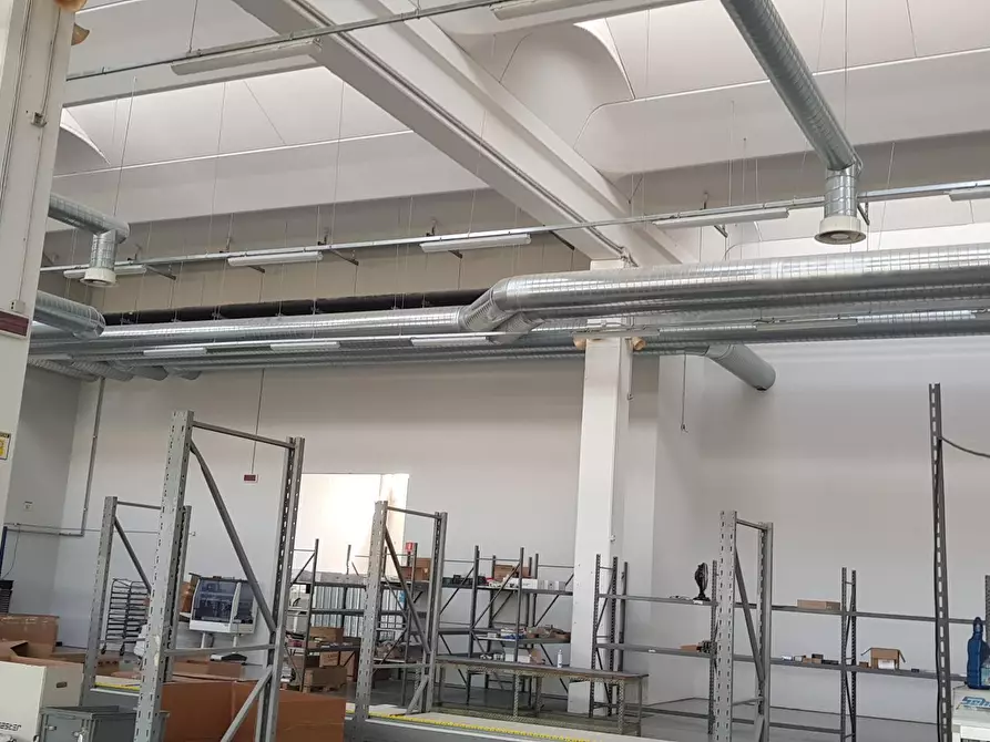 Immagine 4 di Capannone industriale in affitto  a Parma