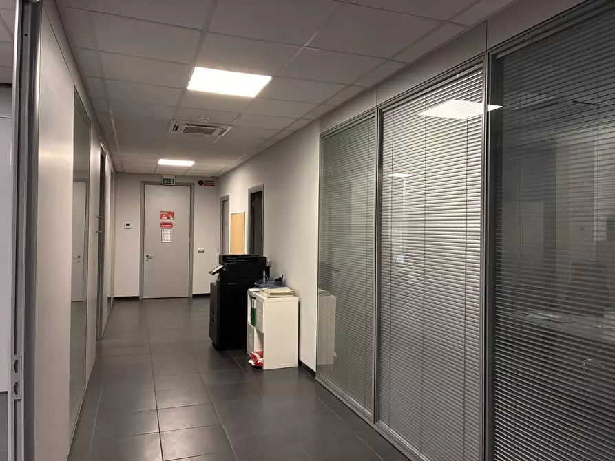 Immagine 8 di Attività artigianale in vendita  a Parma