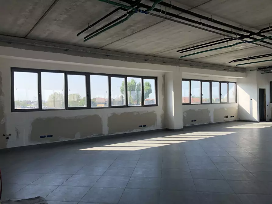 Immagine 3 di Ufficio in affitto  a Parma