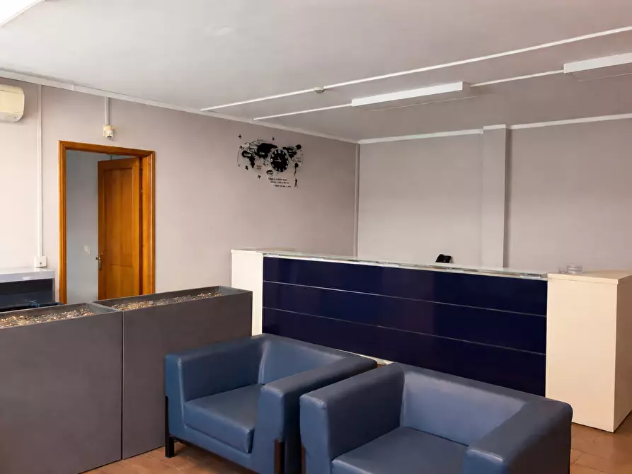 Immagine 9 di Attività artigianale in affitto  a Parma