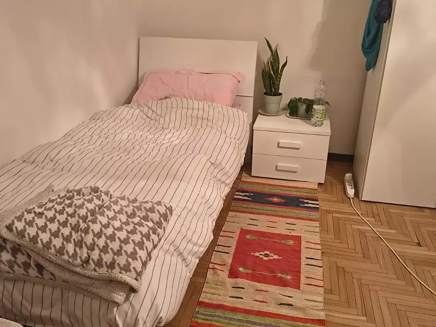 Immagine 4 di Stanza singola in affitto  a Trento