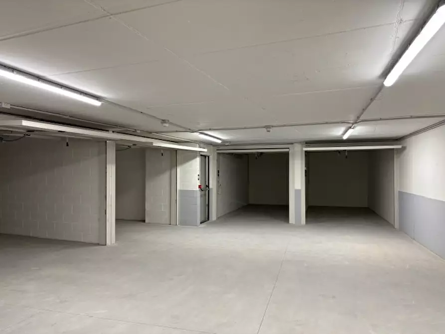 Immagine 1 di Garage in affitto  in Via della Roggia Grande 14/1 a Trento