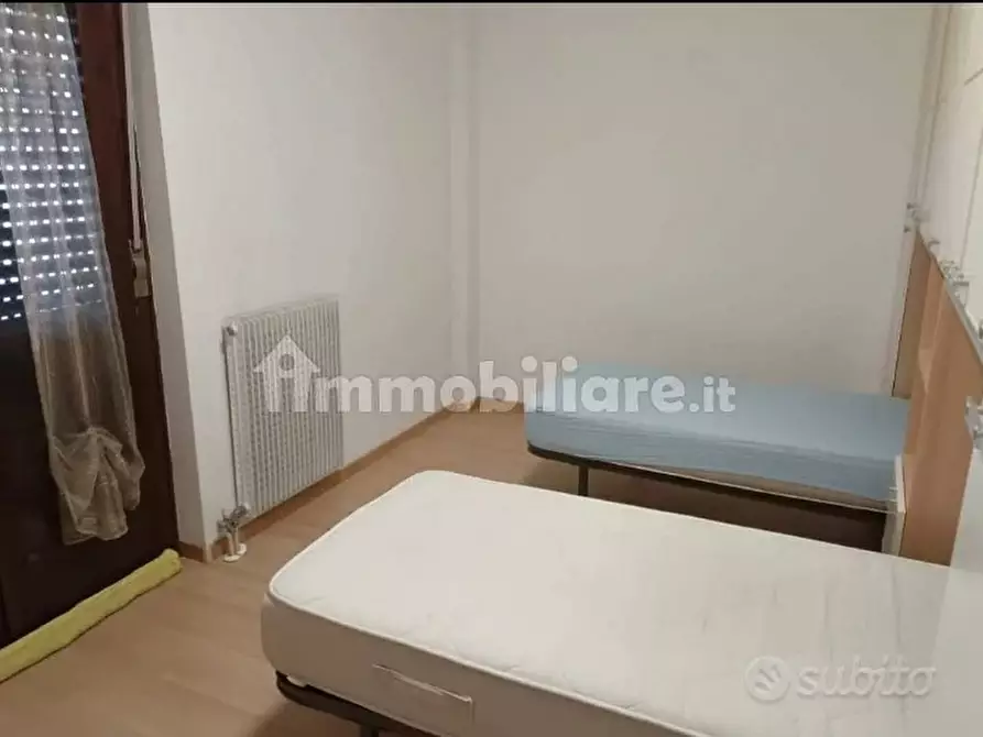 Immagine 5 di Trilocale in affitto  a Trento
