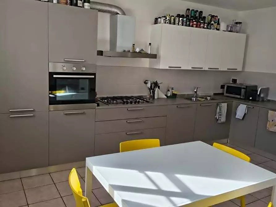 Immagine 6 di Stanza singola in affitto  a Trento