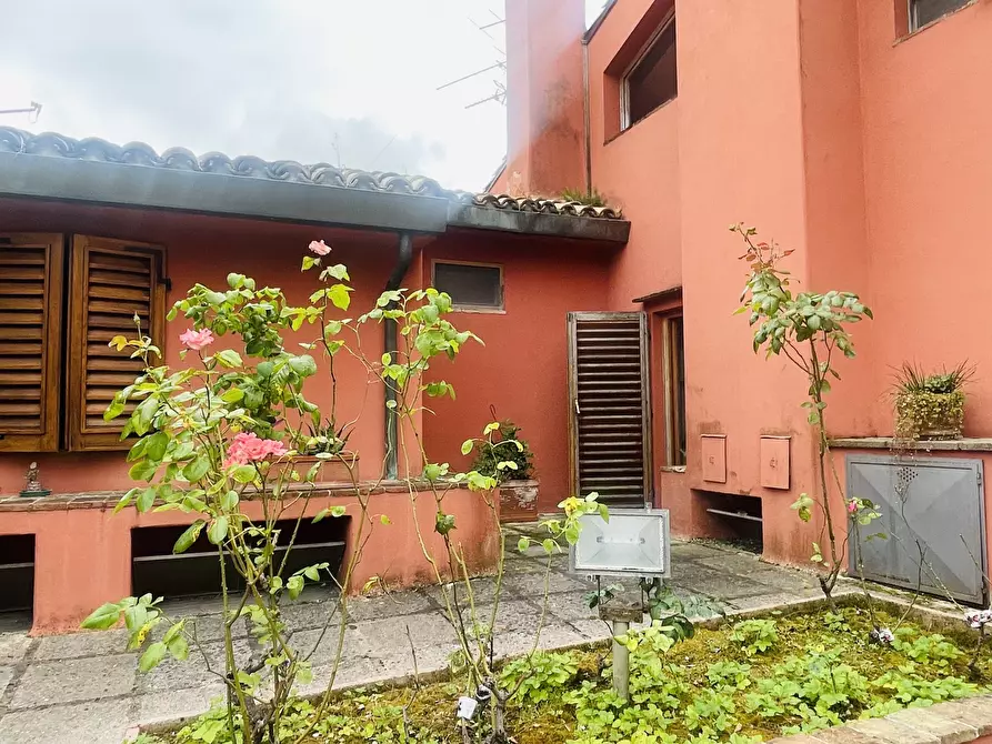casa indipendente in vendita ad Osimo in zona Montegallo