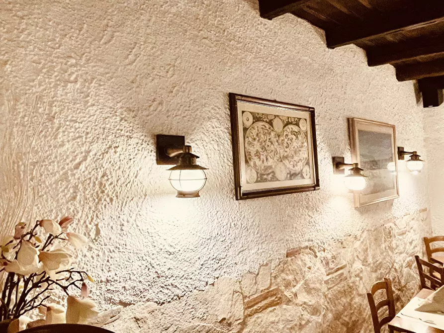 Immagine 6 di Locale commerciale in vendita  in Via Enrico Cialdini a Sirolo