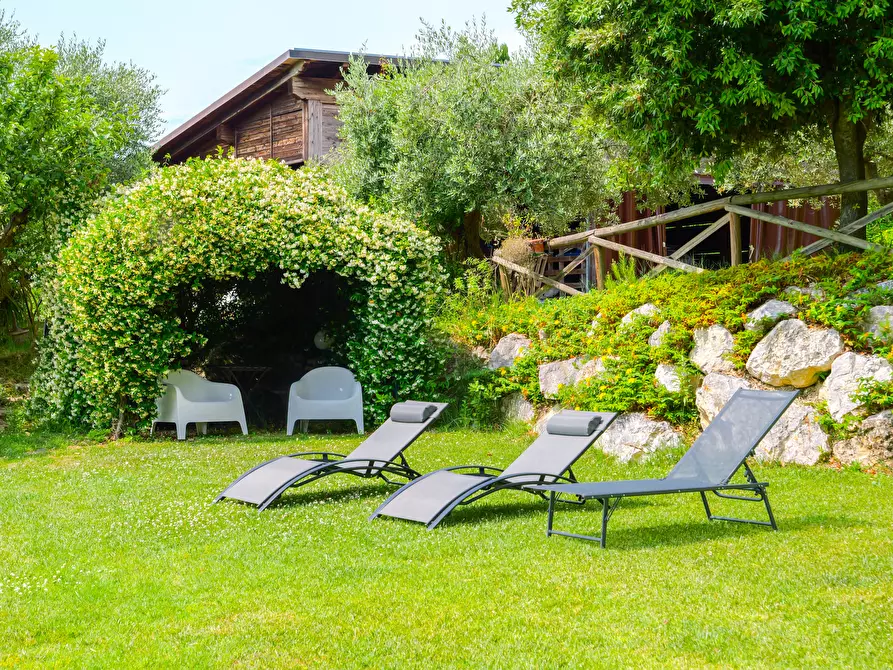 Immagine 48 di Villa in vendita  in VIA CHIARAVALLESE a Osimo