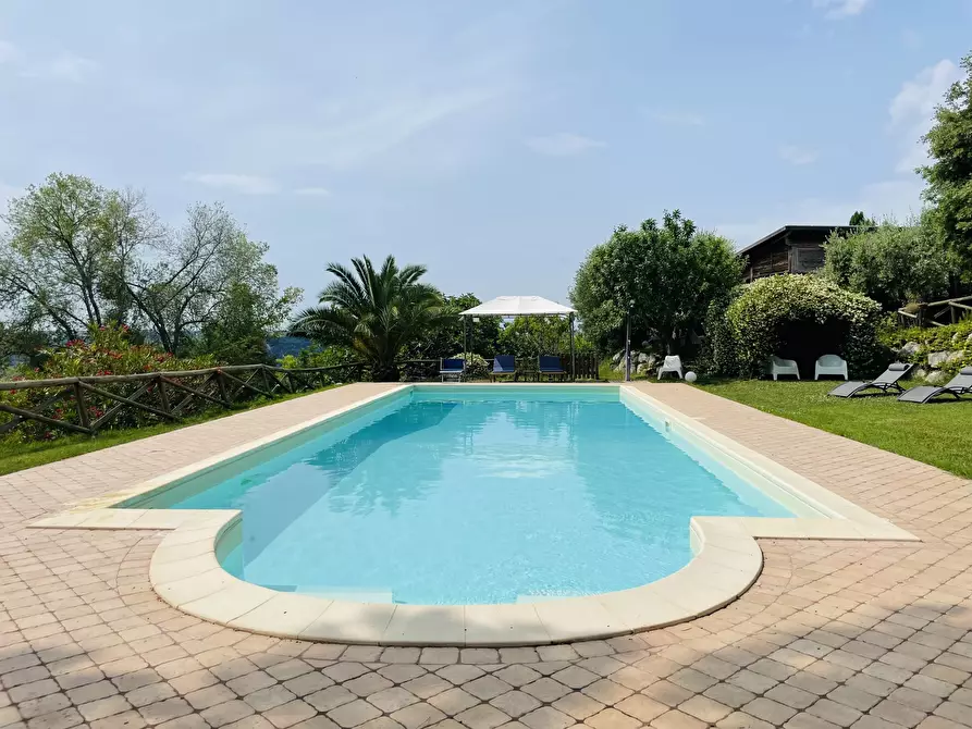 Immagine 20 di Villa in vendita  in VIA CHIARAVALLESE a Osimo