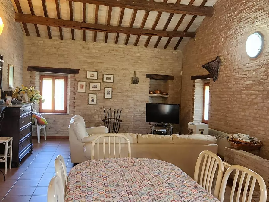 Immagine 4 di Rustico / casale in vendita  a Recanati
